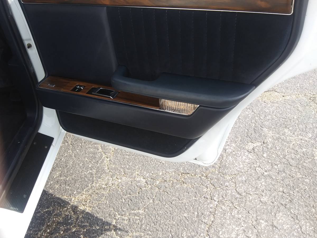 Chrysler-new-yorker-salon-1992-white-4