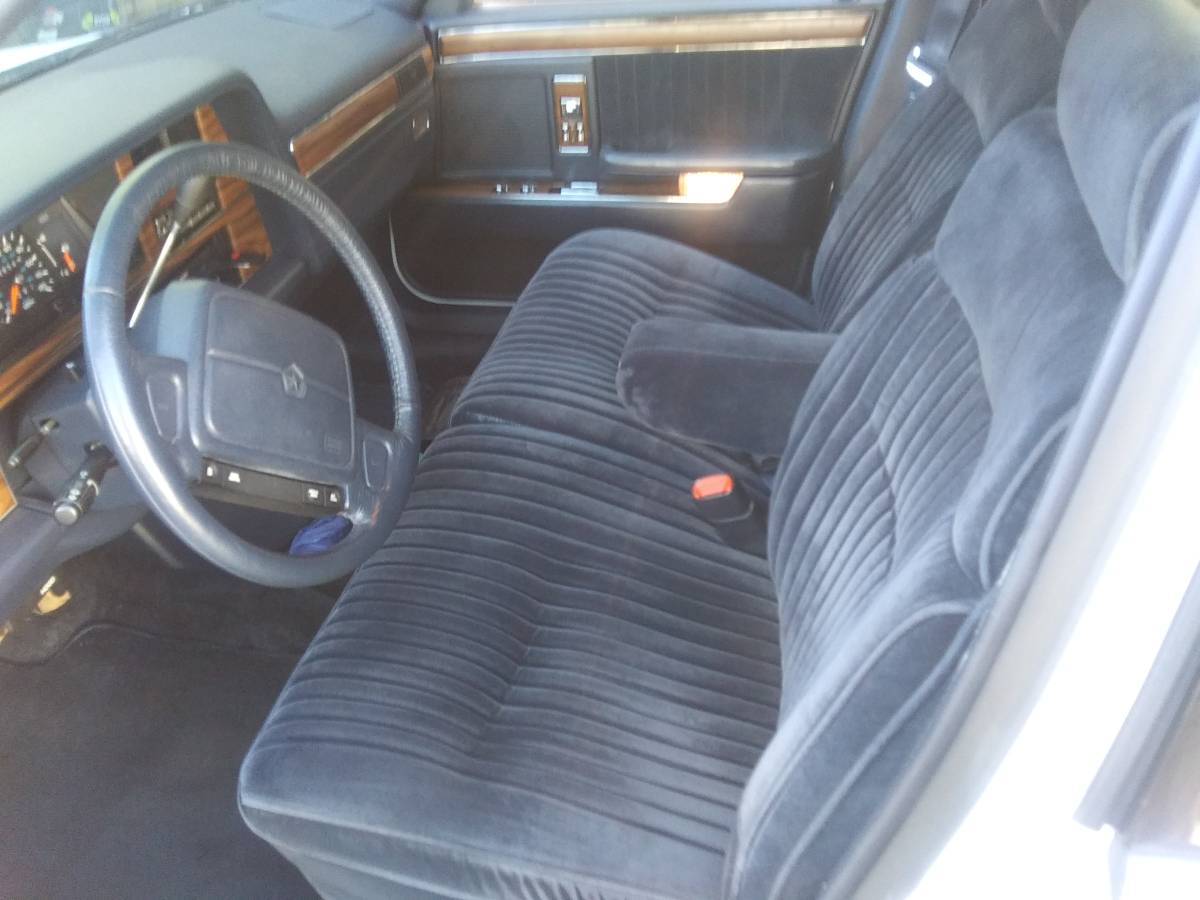 Chrysler-new-yorker-salon-1992-white-5
