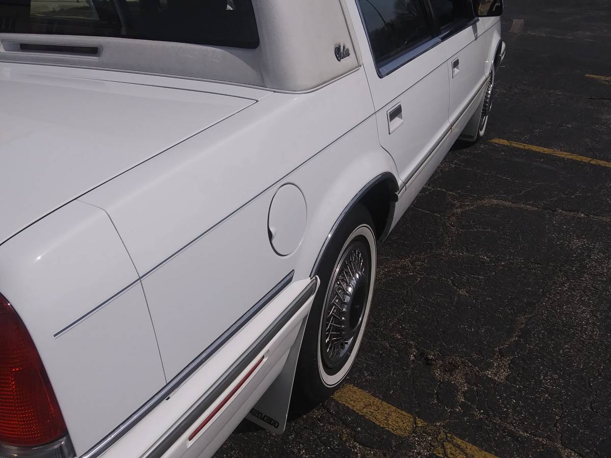 Chrysler-new-yorker-salon-1992-white-7