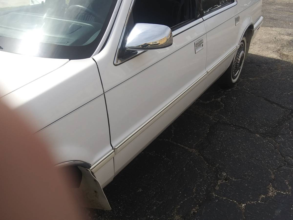 Chrysler-new-yorker-salon-1992-white-8