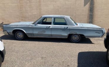 Chrysler-newport-1967-blue-1