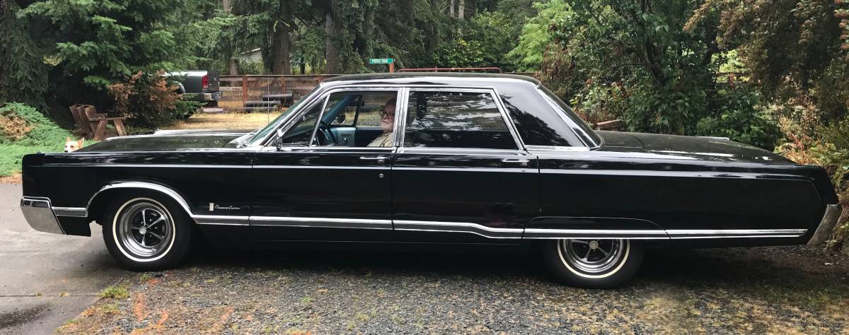 Chrysler-newport-custom-1967-black