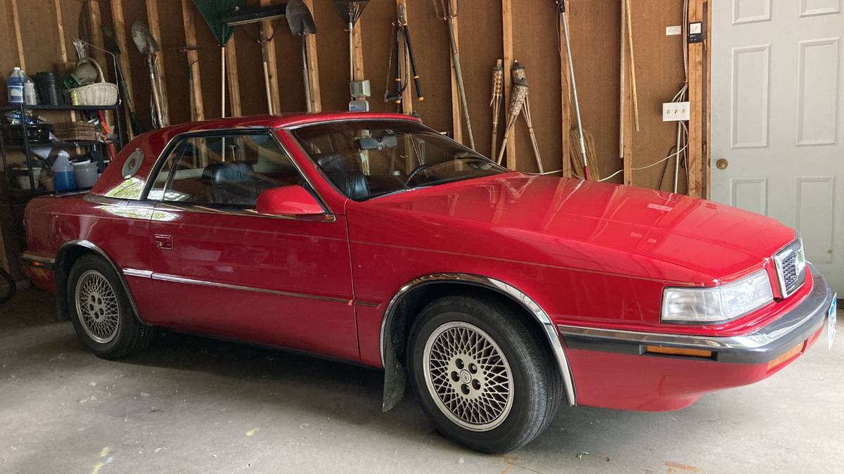 Chrysler-tc-by-maserati-1990-red-1