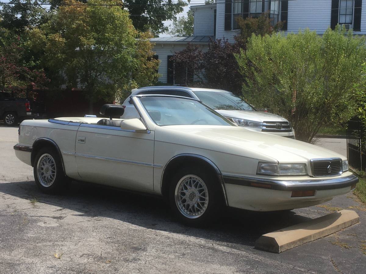 Chrysler-tc-by-maserati-1990-white-1