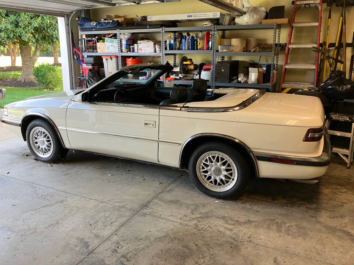 Chrysler-tc-by-maserati-1990-white-4