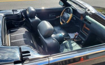 Chrysler-tc-by-maserati-1991-black-10