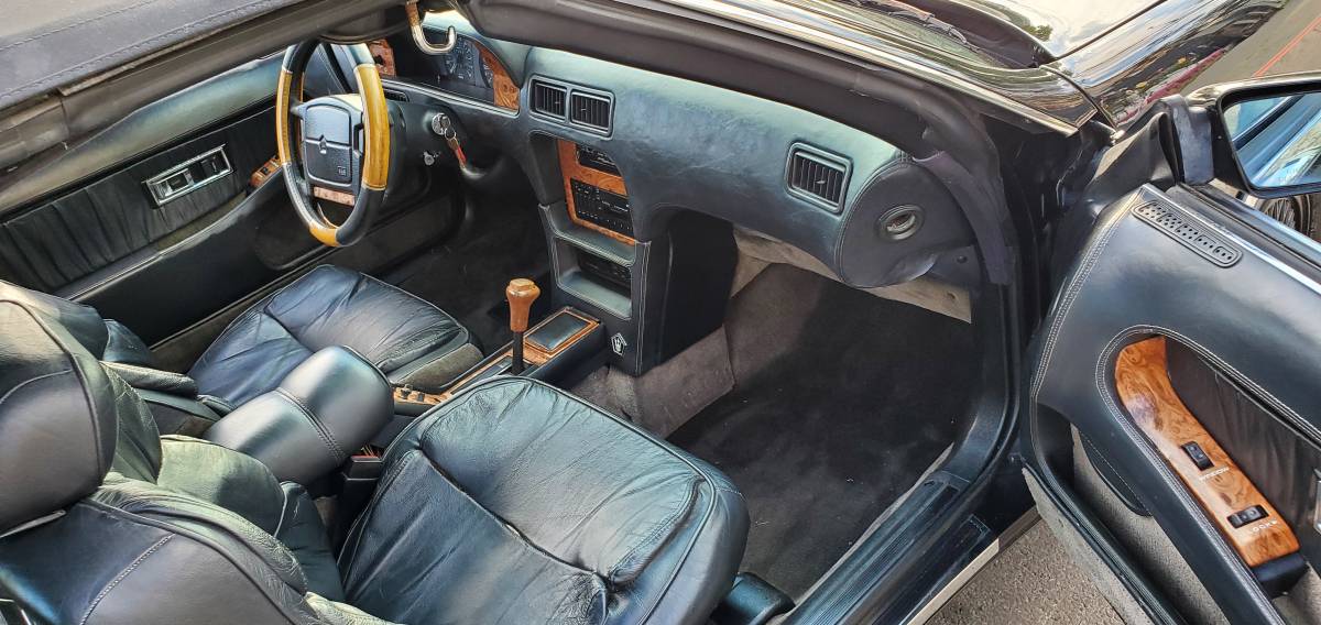 Chrysler-tc-by-maserati-1991-black-8