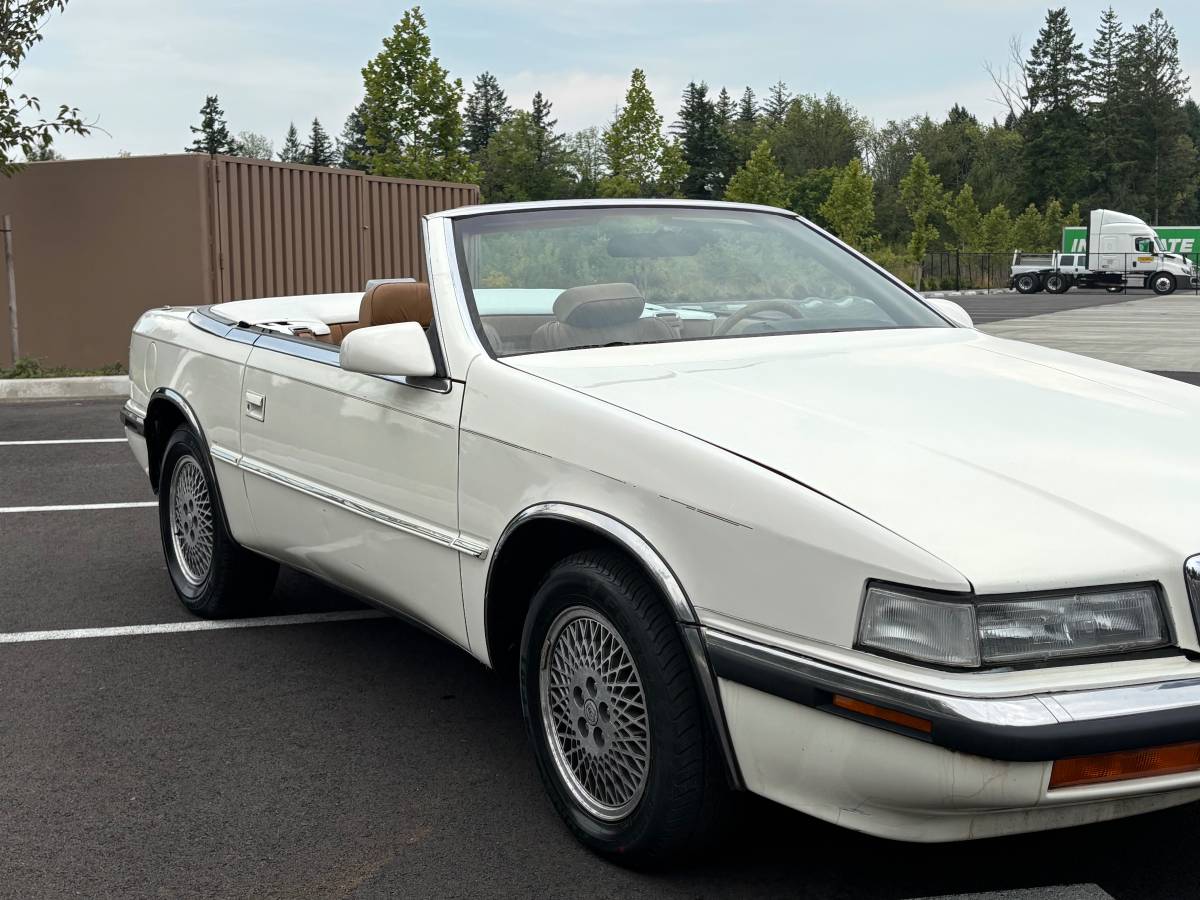 Chrysler-tc-maserati-convertible-1990-17