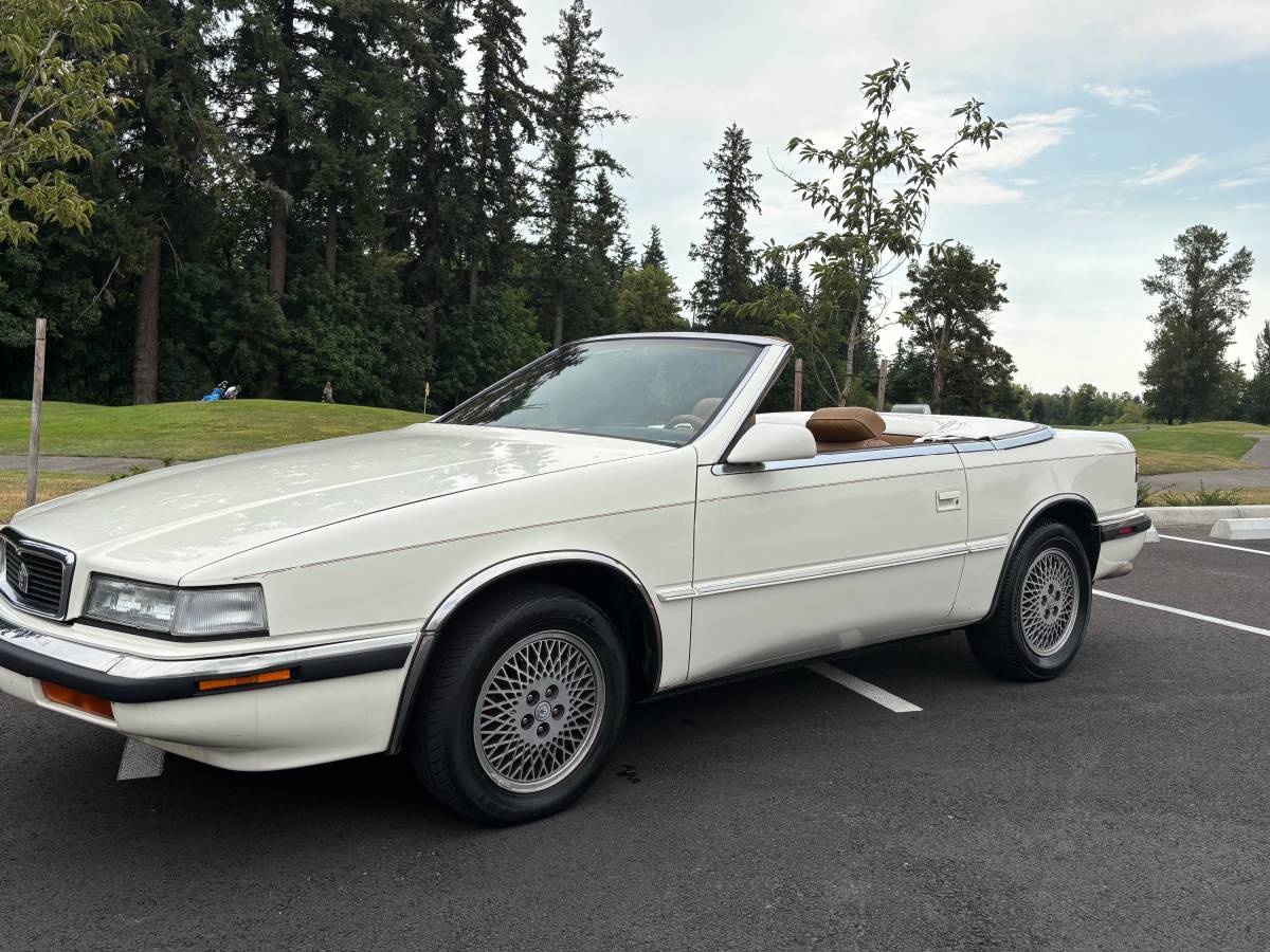 Chrysler-tc-maserati-convertible-1990-19