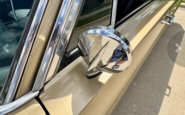 Chrysler-town-amp-country-1967-brown-11