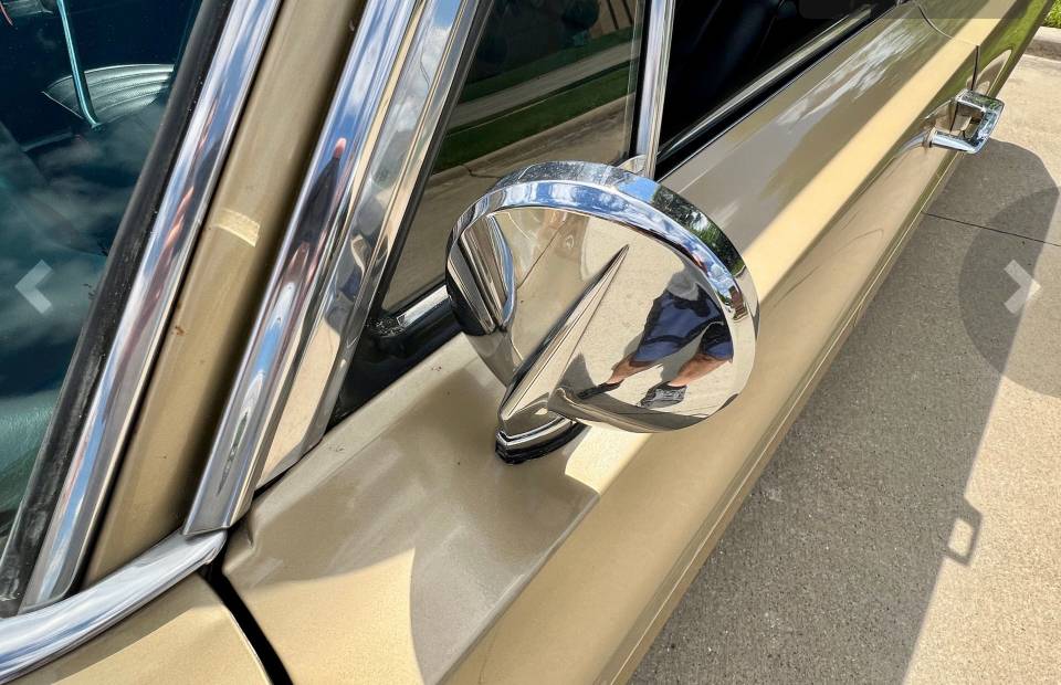 Chrysler-town-amp-country-1967-brown-11