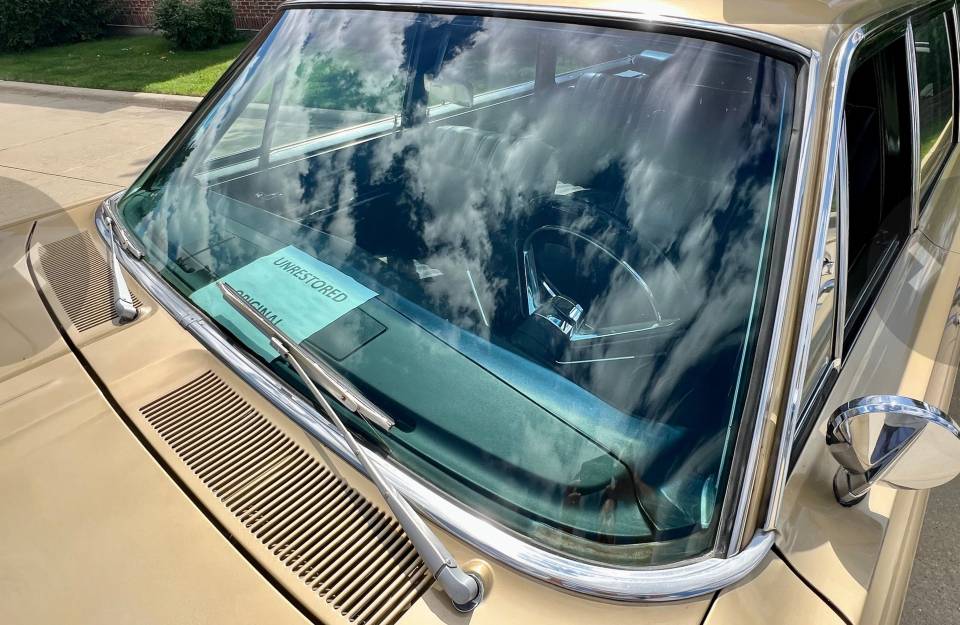 Chrysler-town-amp-country-1967-brown-12