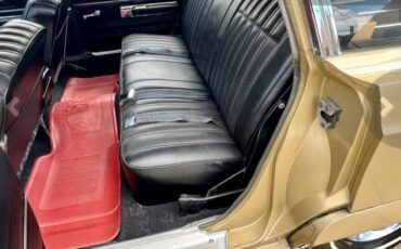 Chrysler-town-amp-country-1967-brown-5