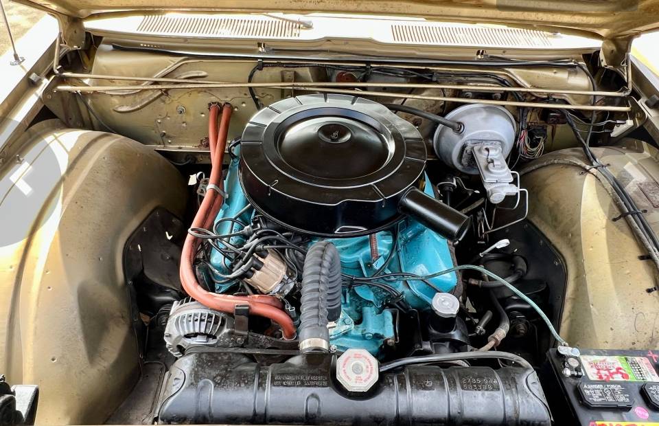 Chrysler-town-amp-country-1967-brown-8