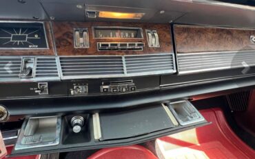 Chrysler-town-amp-country-1967-brown-9