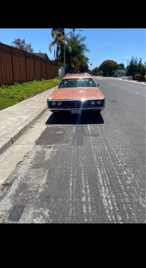 Chrysler-town-amp-country-1969-orange-2