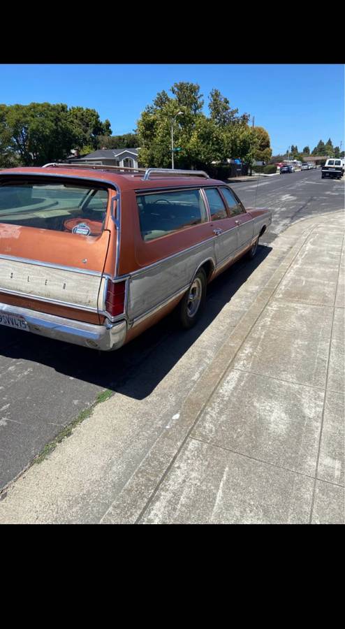 Chrysler-town-amp-country-1969-orange-4