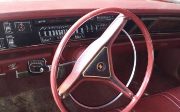 Chrysler-town-and-country-1969-red-10