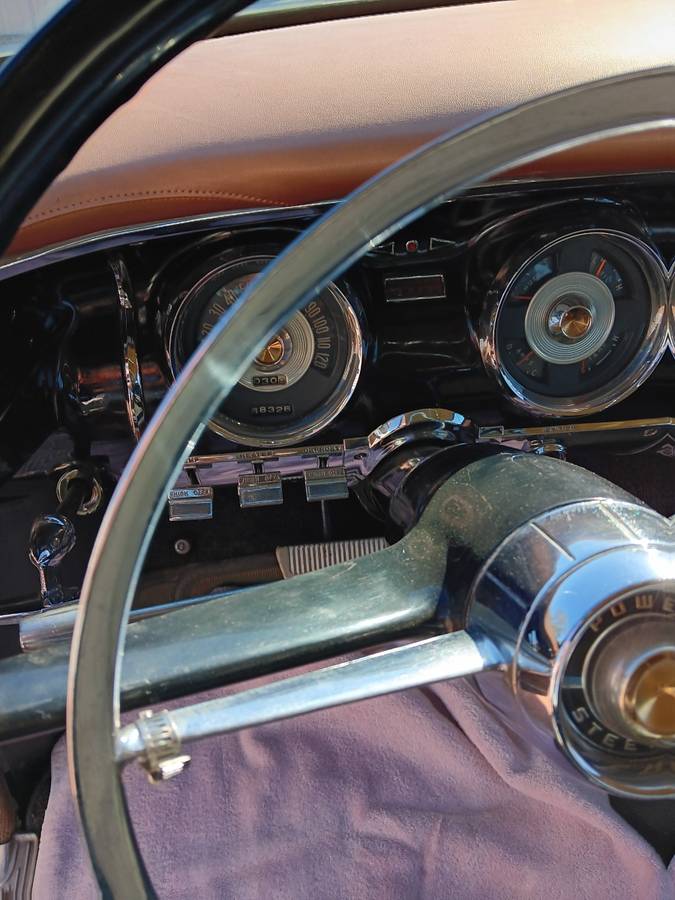 Chrysler-windsor-1956-white-4