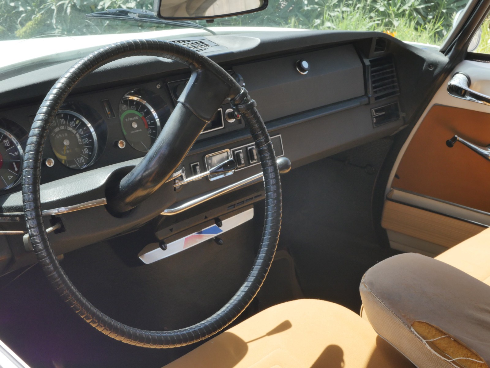 Citroen-D-Special-1970-Sedan-5