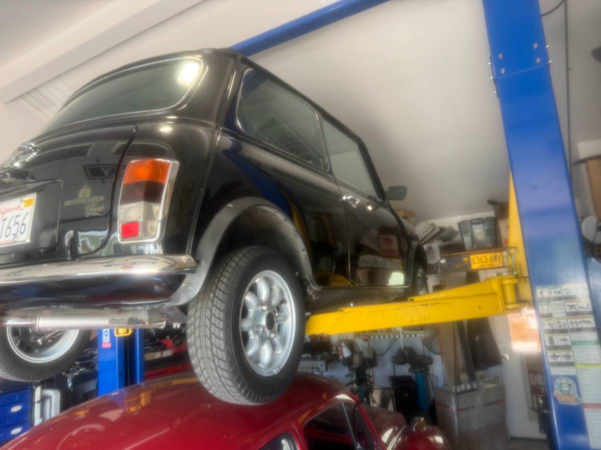 Classic-mini-1991-black-11
