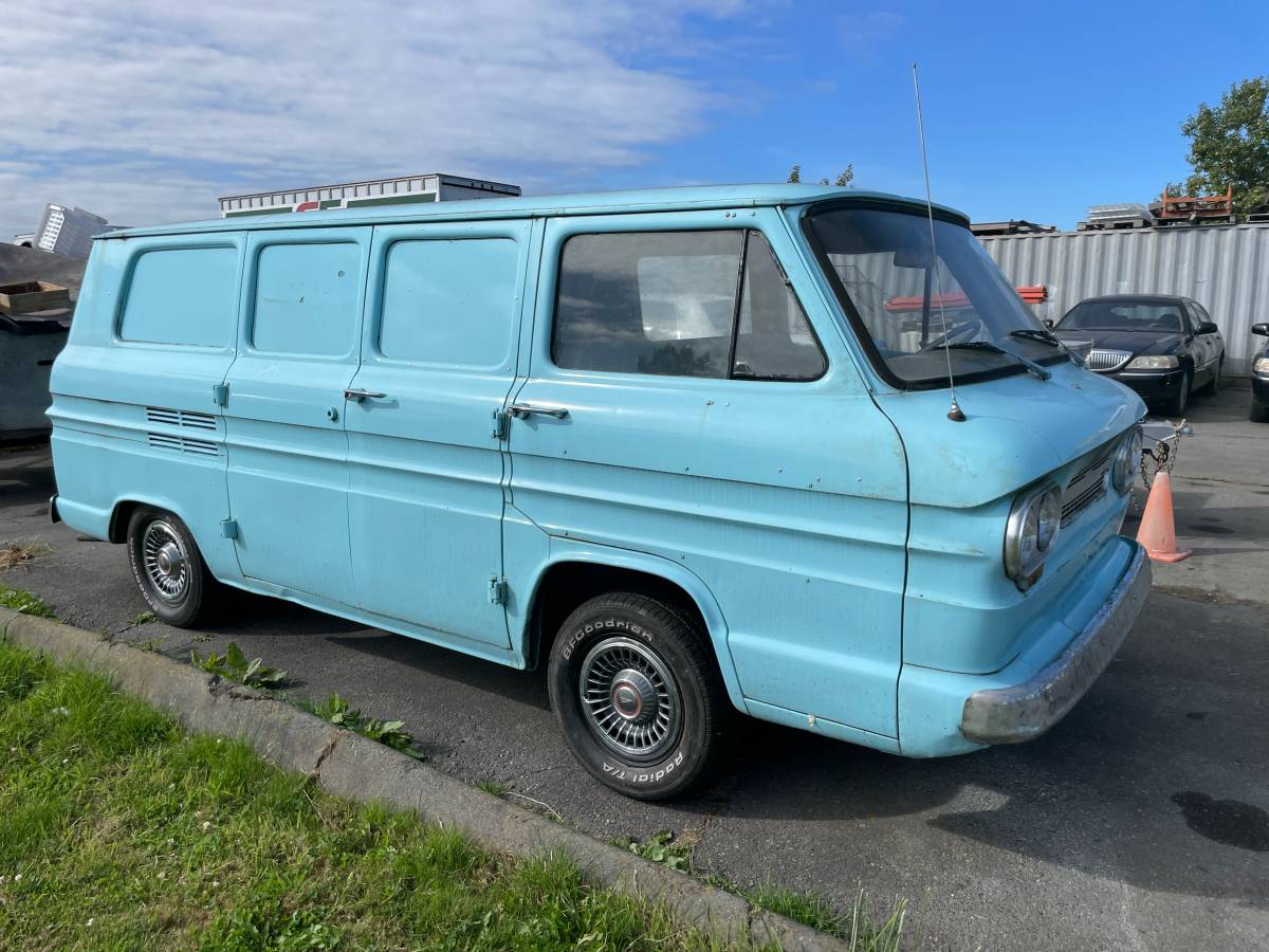 Corvair-greenbrier-van-1962-blue-2