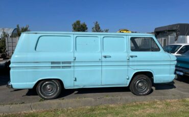 Corvair-greenbrier-van-1962-blue