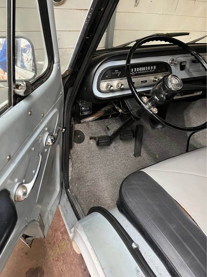 Corvair-van-1961-white-3