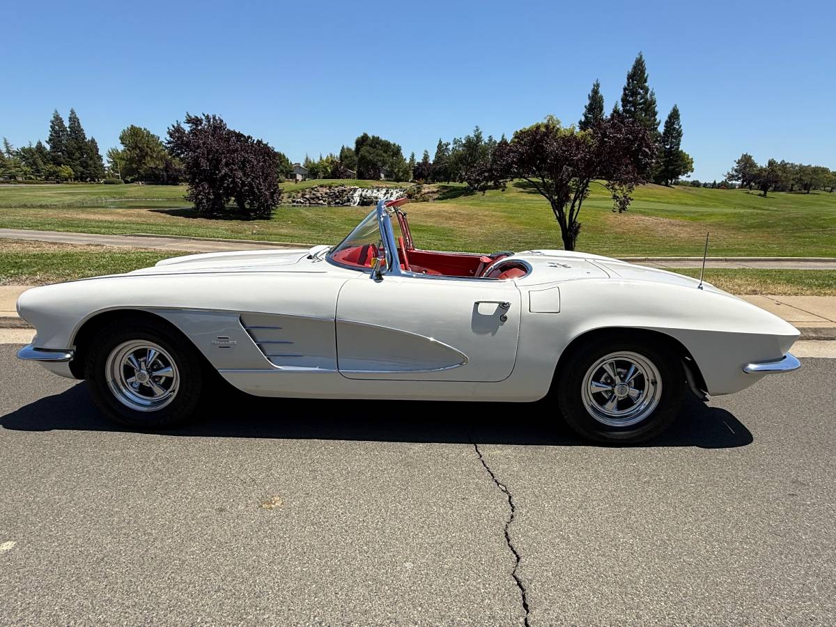 Corvette-1961-white-14