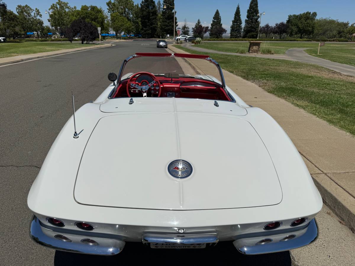 Corvette-1961-white-17