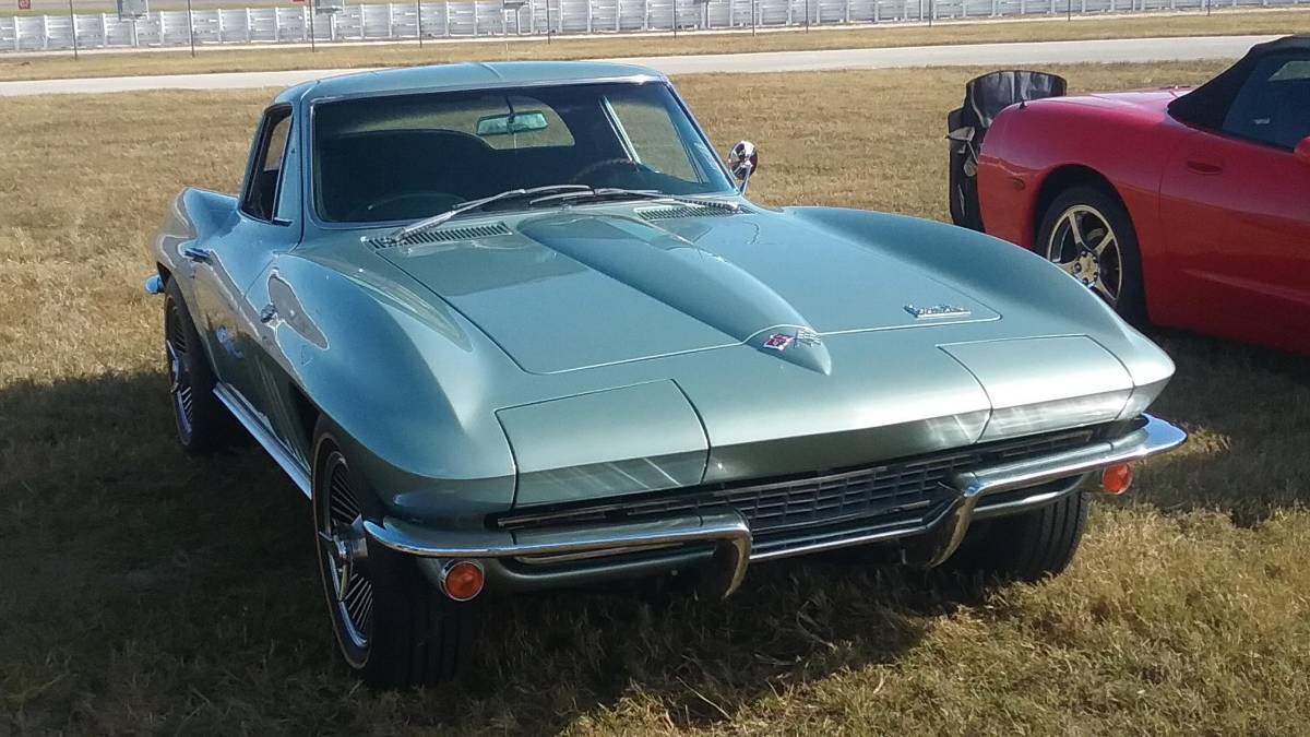 Corvette-1966-green-7