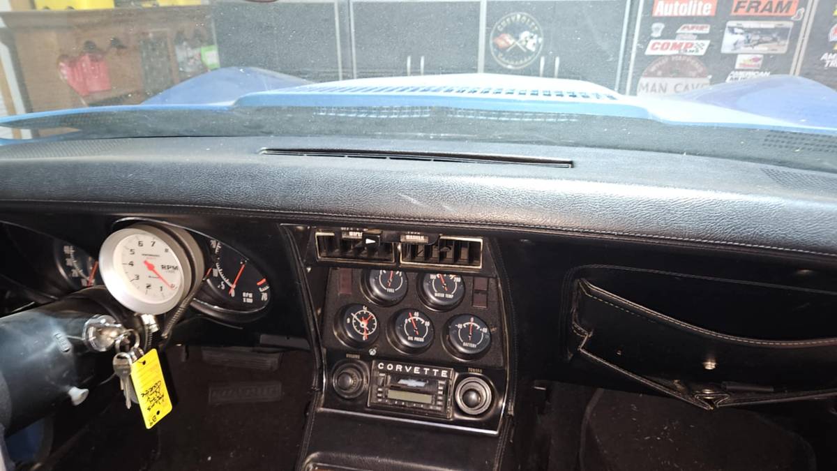 Corvette-1974-blue-8