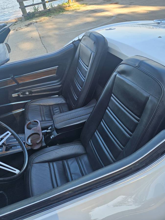 Corvette-1975-white-12