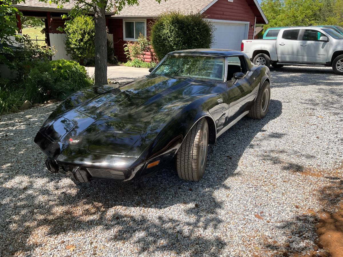 Corvette-1979-black