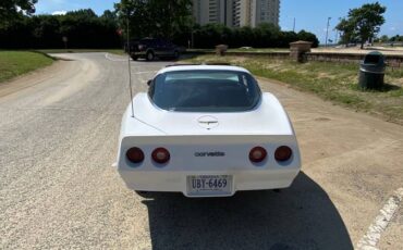 Corvette-1980-white-1