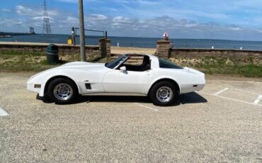 Corvette-1980-white-12