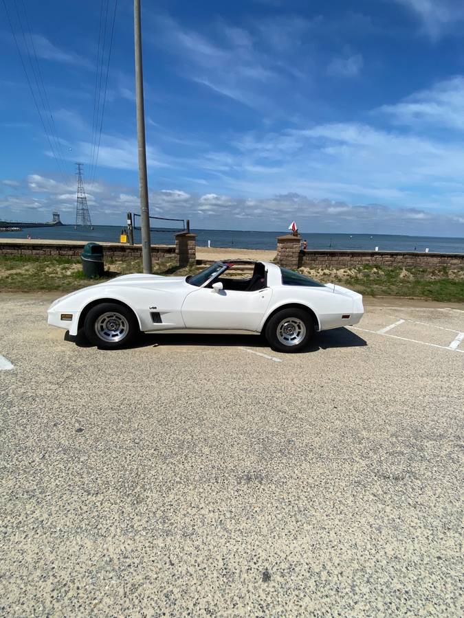 Corvette-1980-white-12
