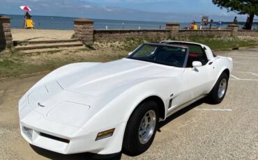 Corvette-1980-white-13