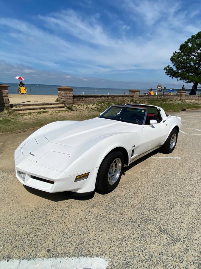 Corvette-1980-white-13
