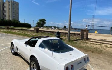 Corvette-1980-white-2