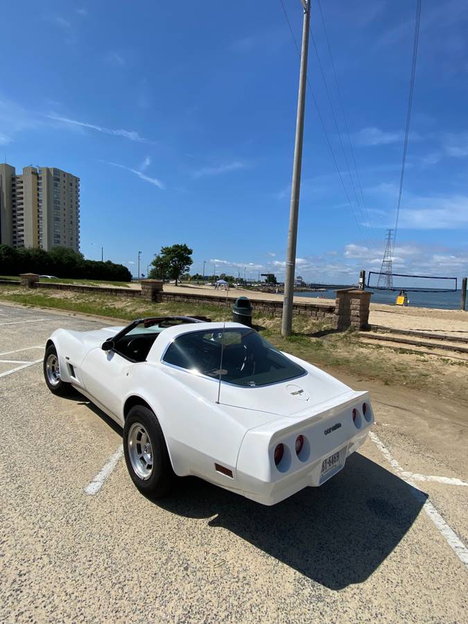 Corvette-1980-white-2