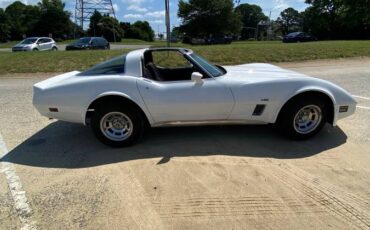 Corvette-1980-white-4