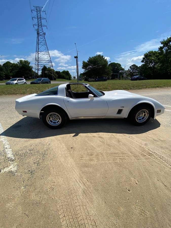 Corvette-1980-white-4