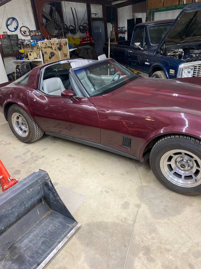Corvette-1981-red-2