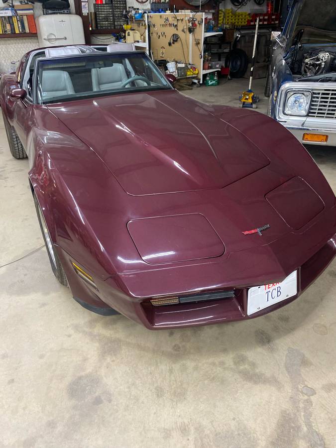 Corvette-1981-red-4