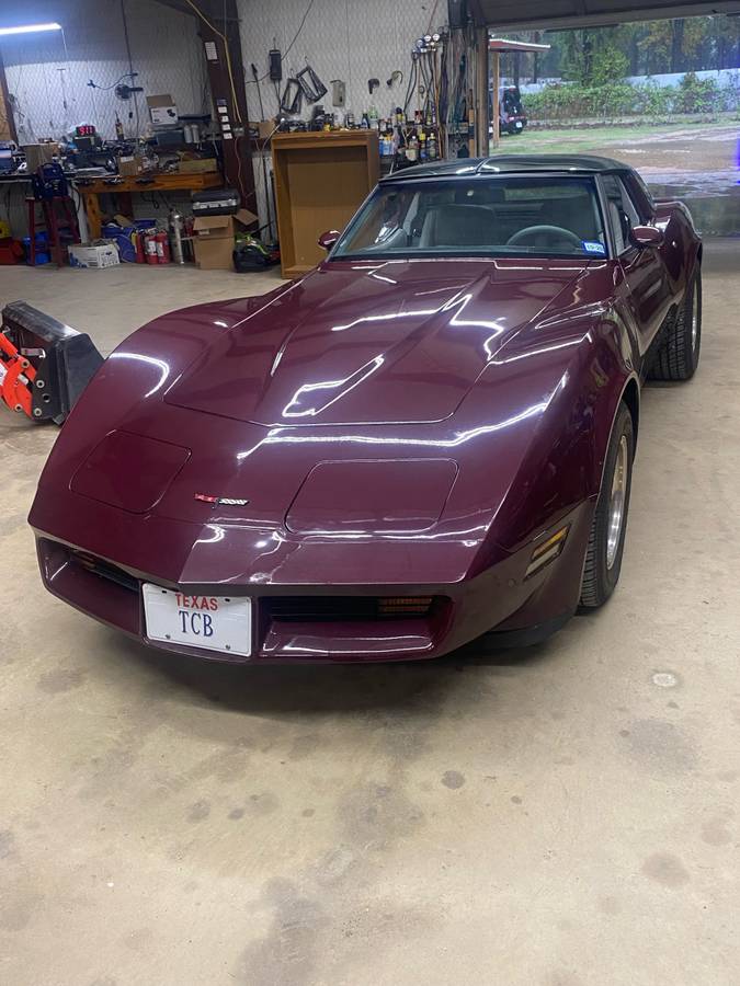 Corvette-1981-red-5