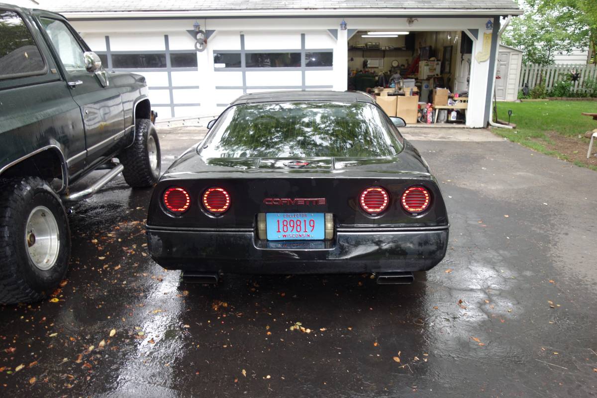 Corvette-1984-black-1
