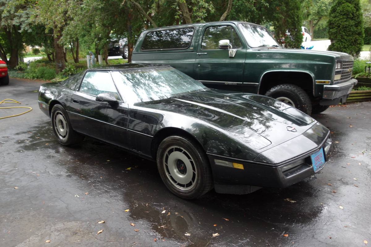 Corvette-1984-black-2