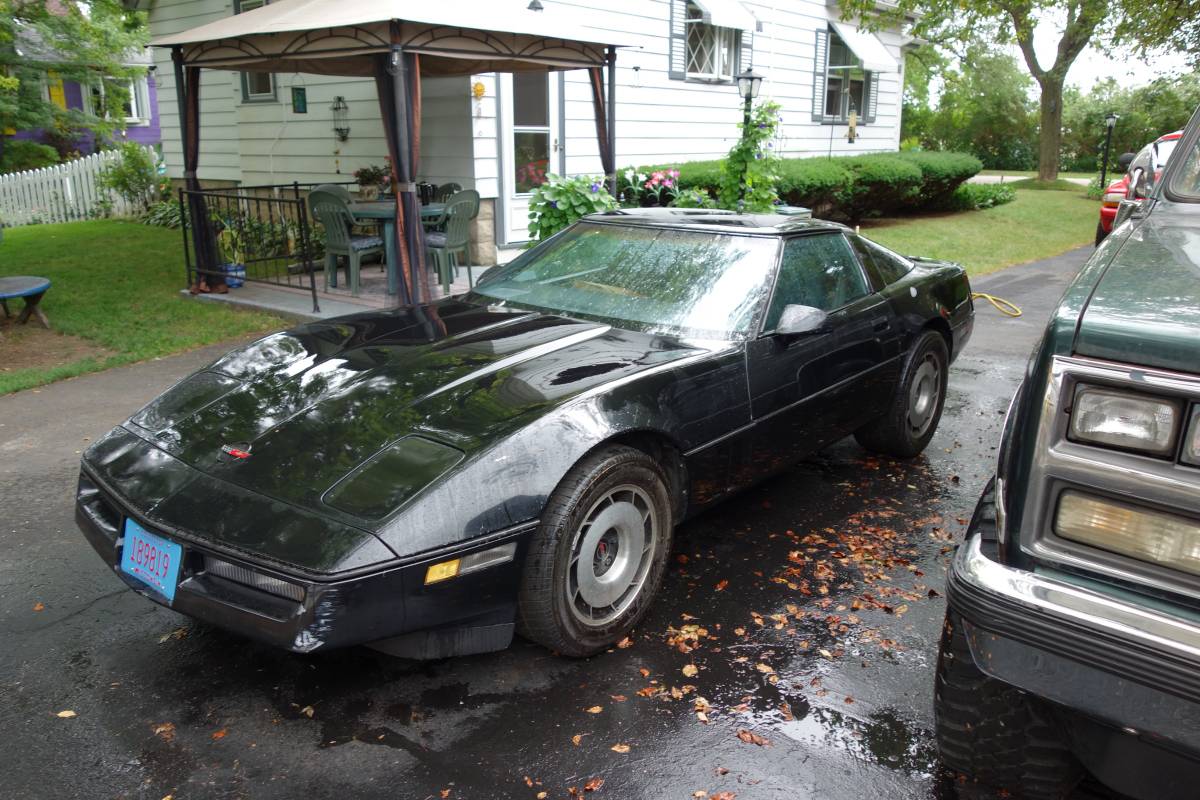 Corvette-1984-black-3