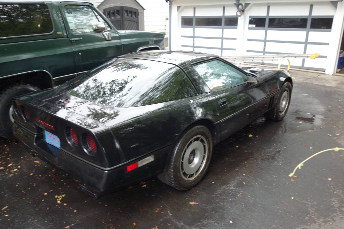 Corvette-1984-black